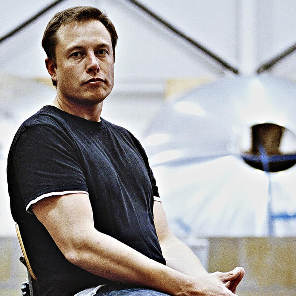 Илон Маск объявил о работе над Tesla Minibus