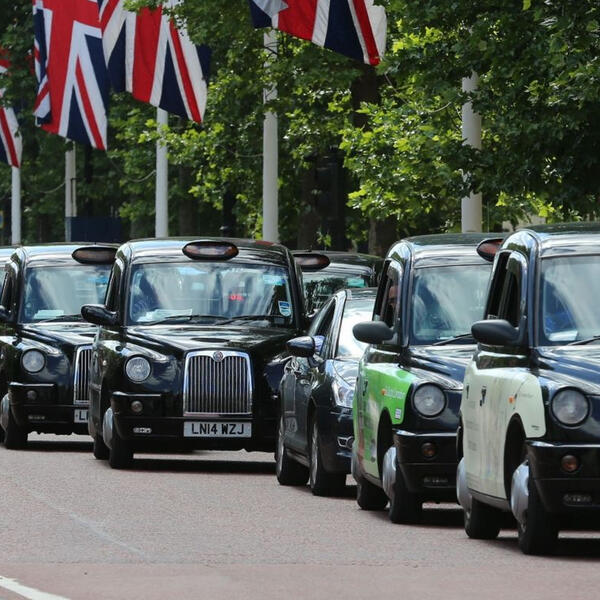 Новое лондонское такси TX5: функциональность и классика в одном флаконе