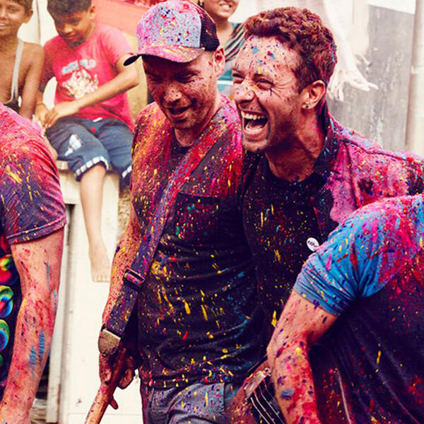 Coldplay представили новое видео на трек “A Head Full of Dreams”