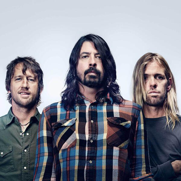 Foo Fighters представили новый мини-альбом в Париже