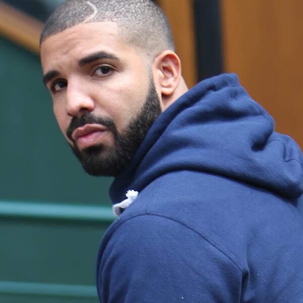 Drake и BlocBoy JB представили совместный трек “Look Alive” и видео на него