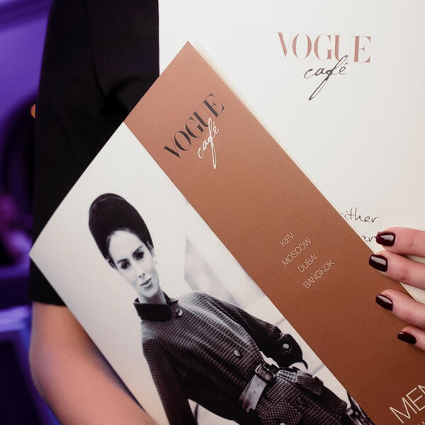 Вера Брежнева выступила на открытии Vogue Cafe Kiev