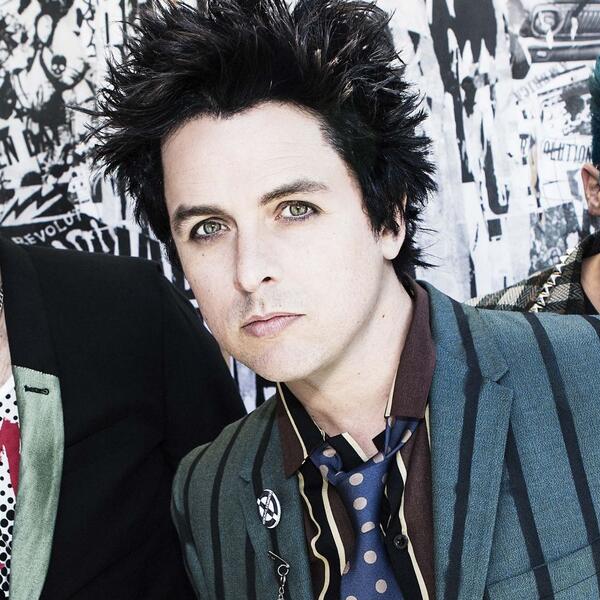 Green Day представили новое видео на трек “Troubled Times”