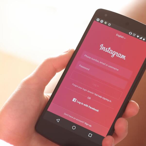 Instagram запускает активные ссылки на хэштеги и аккаунты