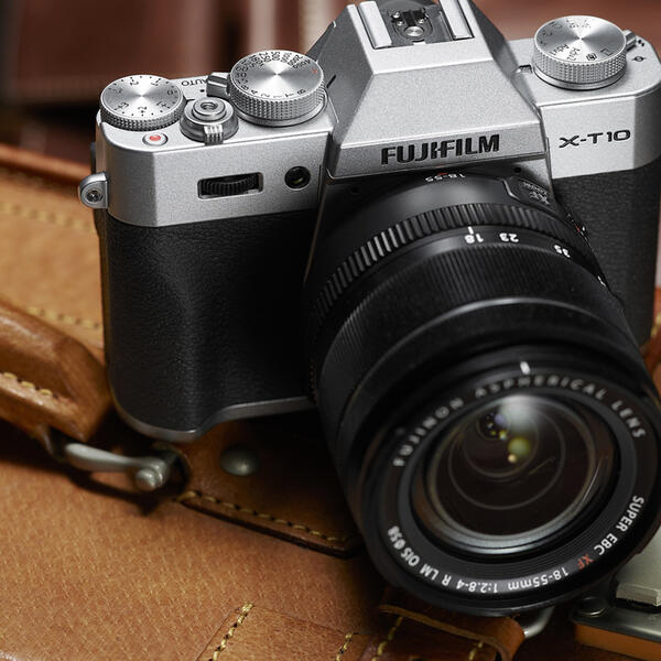 Fujifilm X-T10 – новый флагман беззеркальных камер