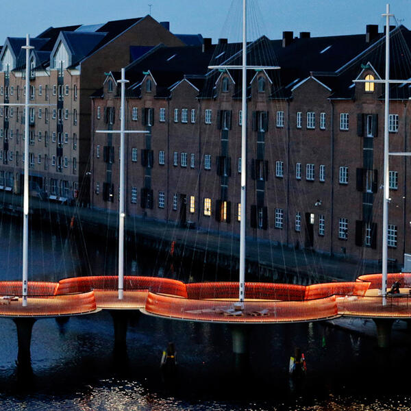 “Круглый” мост Олафура Элиассона открылся в Копенгагене