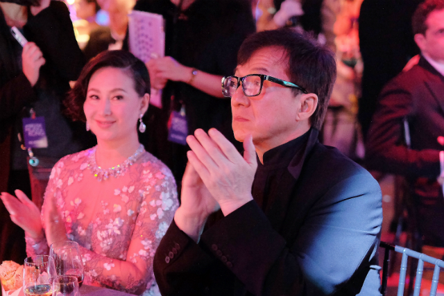 Панси Хо и Джеки Чан amfAR Гонконг 2017