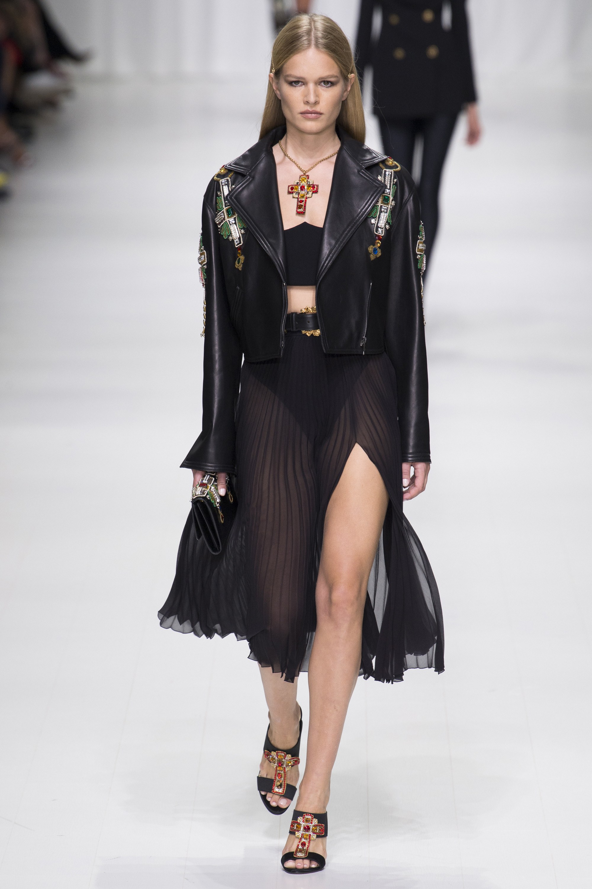 Показ коллекции Versace ready-to-wear сезона весна-2018