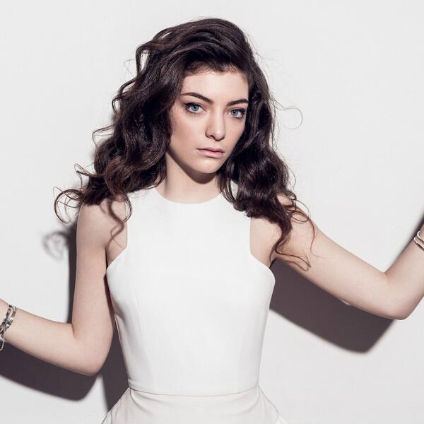 Lorde представила видео на трек “Perfect Places