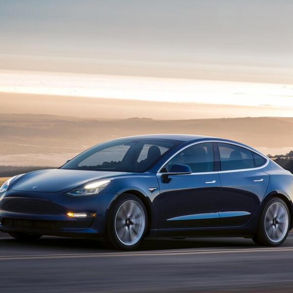 Обзор новой Tesla Model 3