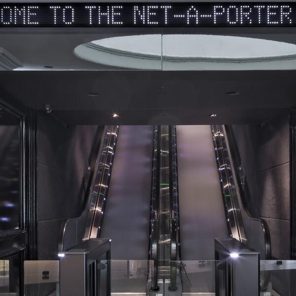 Net-a-Porter приостановил работу в Европе, Америке и на Ближнем Востоке