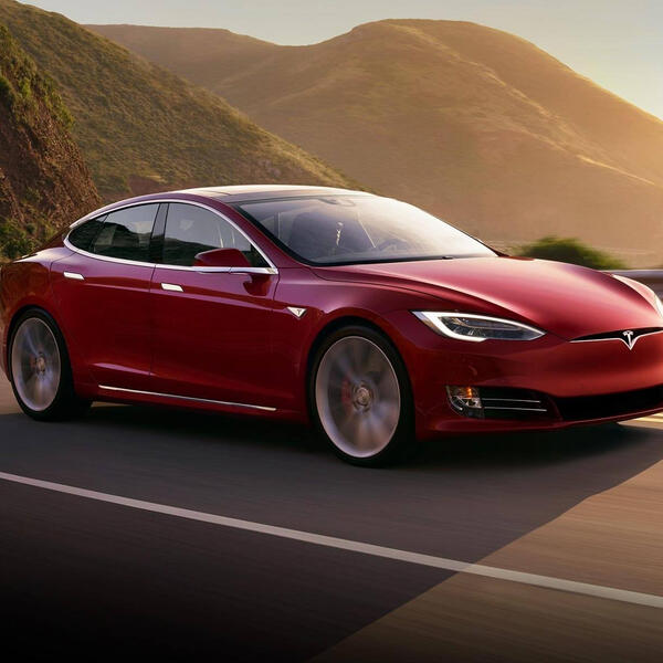 Tesla P100D побила рекорд динамического набора скорости