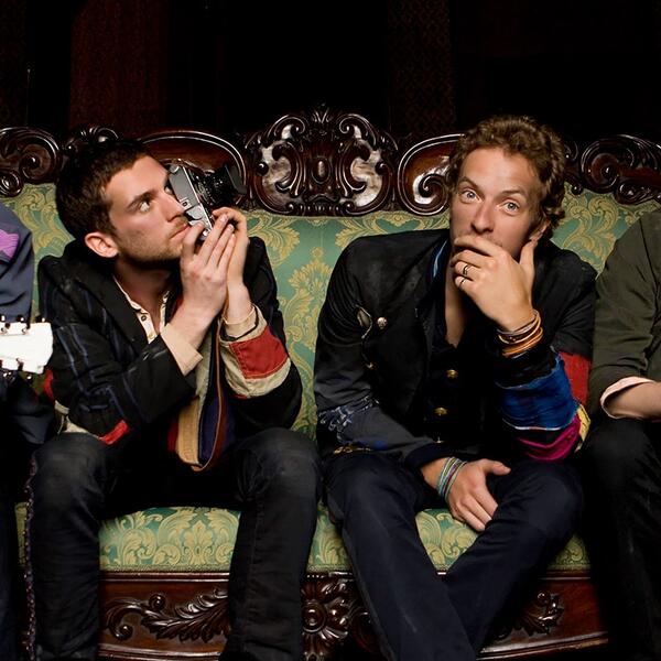 Coldplay представили видео на трек “Miracles (Someone Special)”