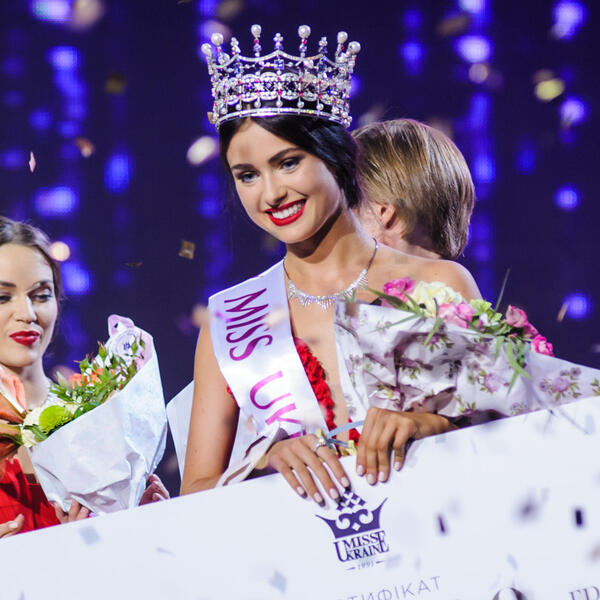 Мисс Украина-2015 стала 18-летняя киевлянка Кристина Столока