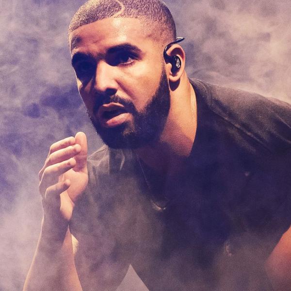 Drake раздаёт $1 миллион долларов США в новом видео “God’s Plan”