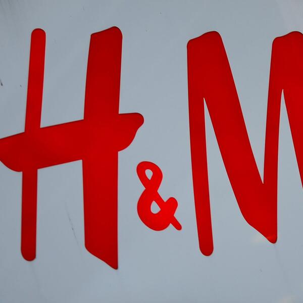 Аргентинское танго в исполнении Элизабет Олсен и Вайноны Райдер в кампейне весенней коллекции H&M
