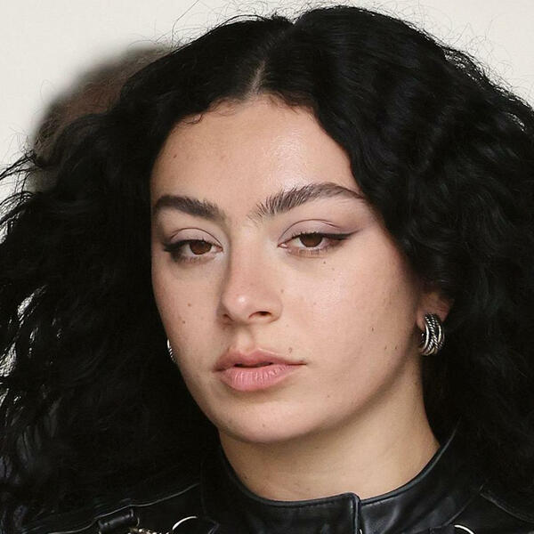 Charli XCX зіграє у фільмі під назвою "Жертва"