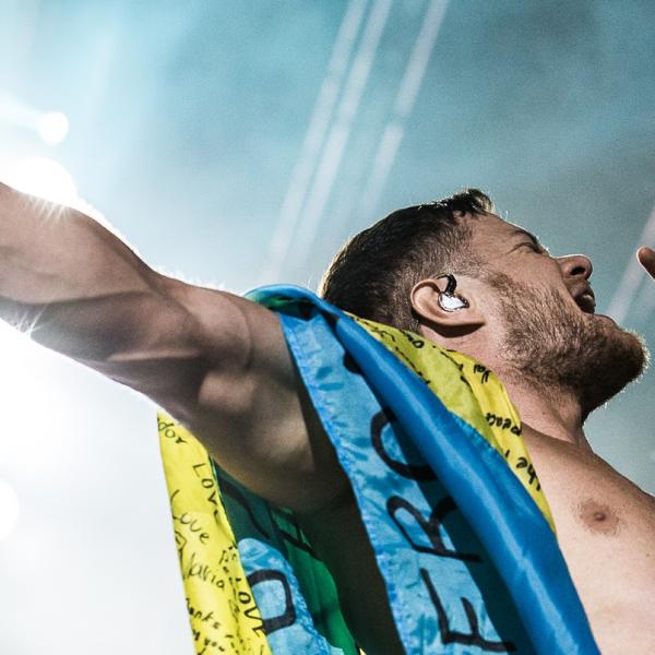 Imagine Dragons в Киеве: флаг Украины, скандал, полный sold-out