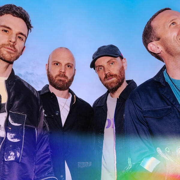 Coldplay випускають новий альбом. Його вінілові копії будуть зроблені зі старих пластикових пляшок