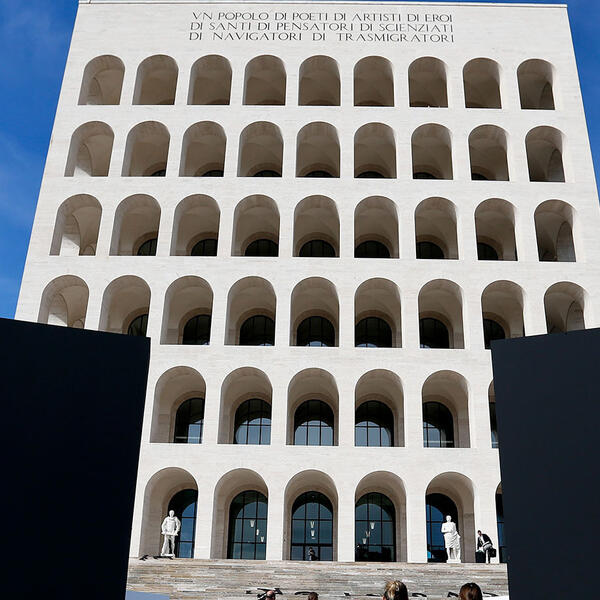 Бренд «Fendi» собирается открыть в Милане штаб-квартиру