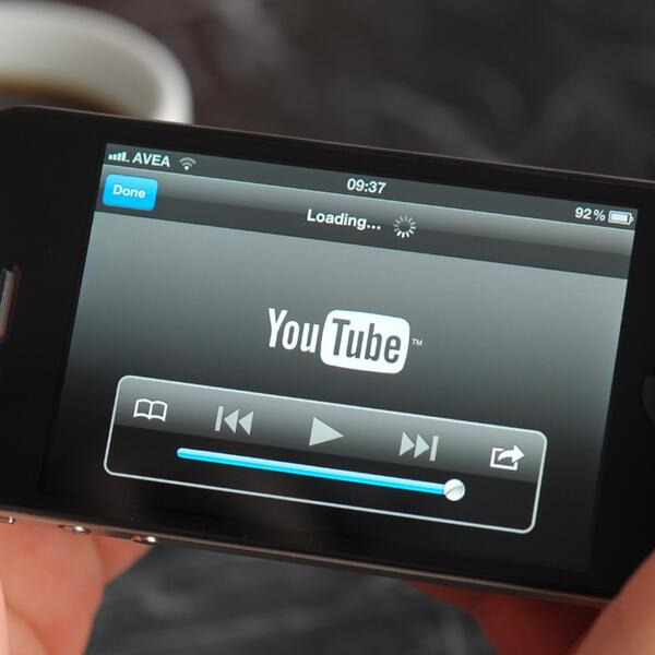 1 миллиард часов просмотров на YouTube ежедневно