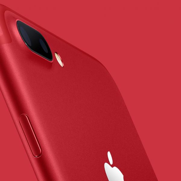 Компания Apple представила iPhone 7 в алом цвете