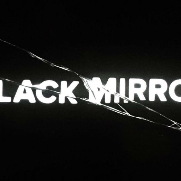 “Всё самое худшее” – Netflix и создатели сериала “Чёрное зеркало” представили своё поздравление с Новым годом