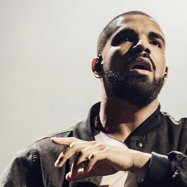 Drake презентовал сразу два новых трека, объединив их под обложку “Scary Hours