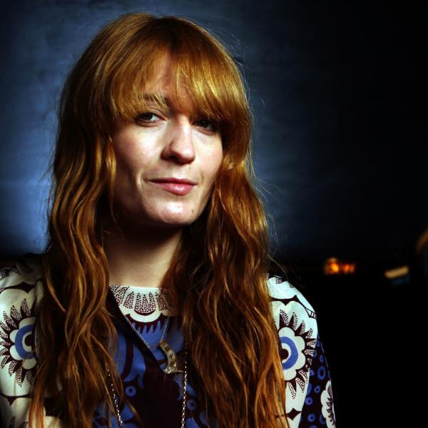 Всепрощение и любовь в новом клипе Florence + the Machine на трек “Delilah”