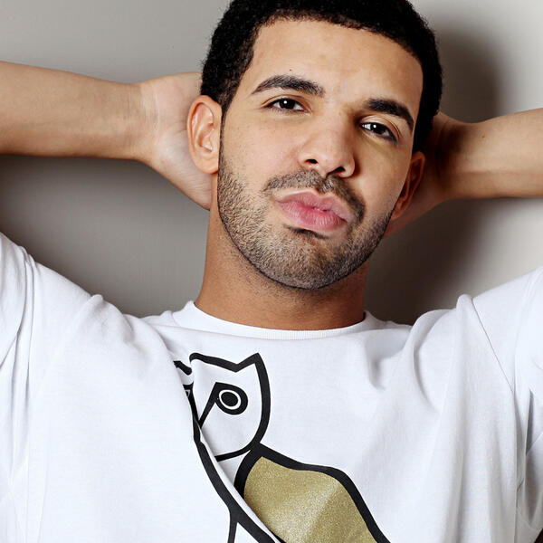 Drake представил новое видео на трек “Hotline Bling”