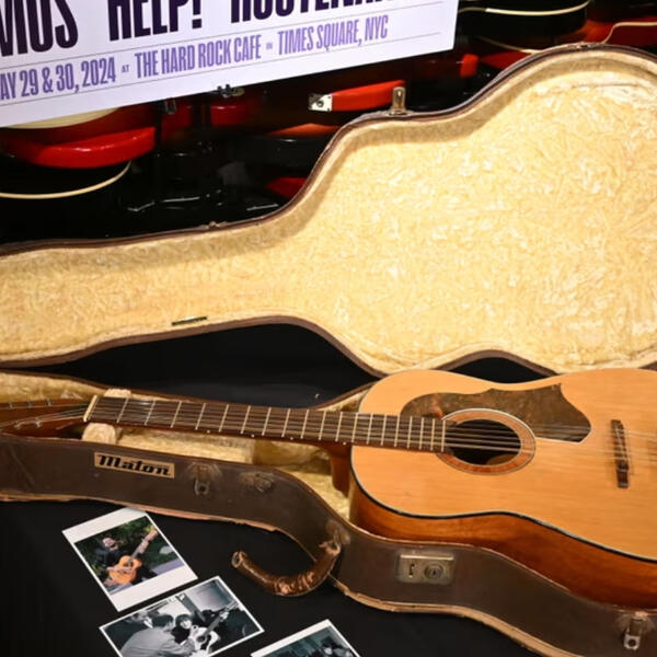 Гітара Джона Леннона оновила рекорд The Beatles на аукціоні