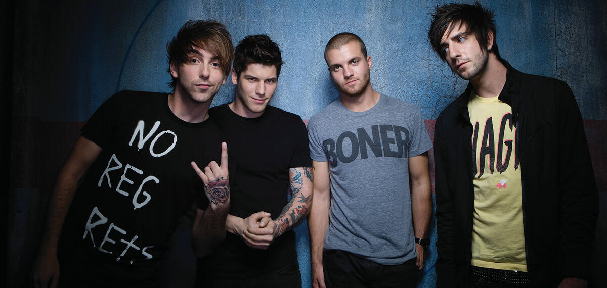 Трек missed. @P1:all time Low. Jordan Jay, Huts - all time Low. All time Low Josh a 1 hour.