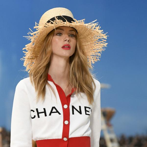 Показ Chanel коллекции ready-to-wear сезона весна-2019 в рамках недели моды в Париже