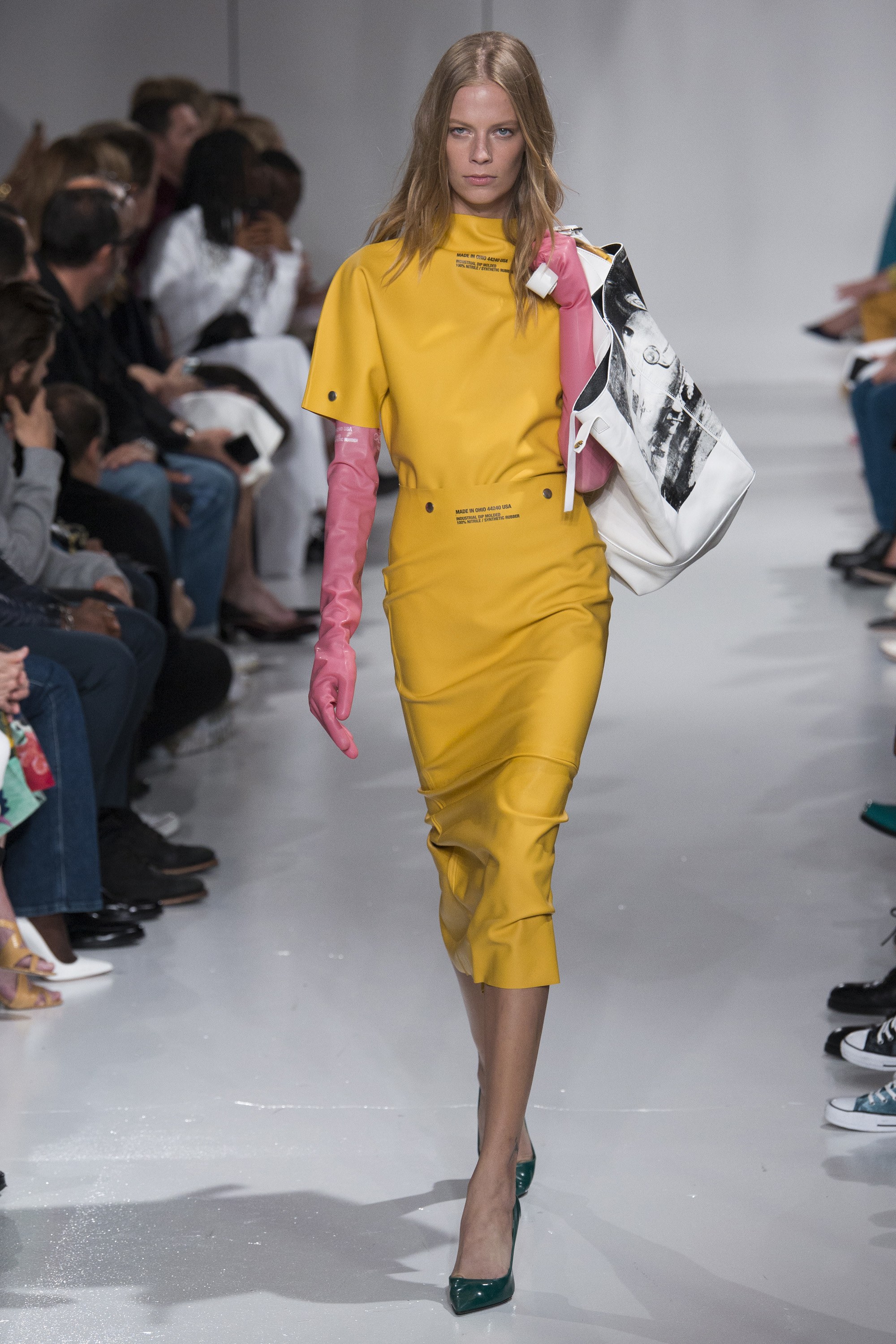 показ Calvin Klein ready-to-wear сезона весна-2018